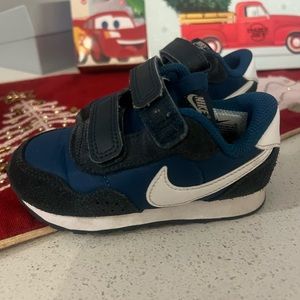 Boys Nike shoes 7c.